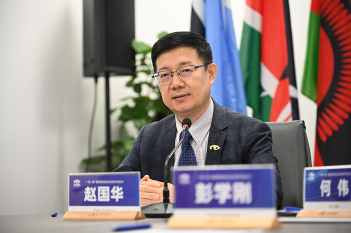 千亿国际眼科集团常务副总裁赵国华主持开班仪式_副本.jpg